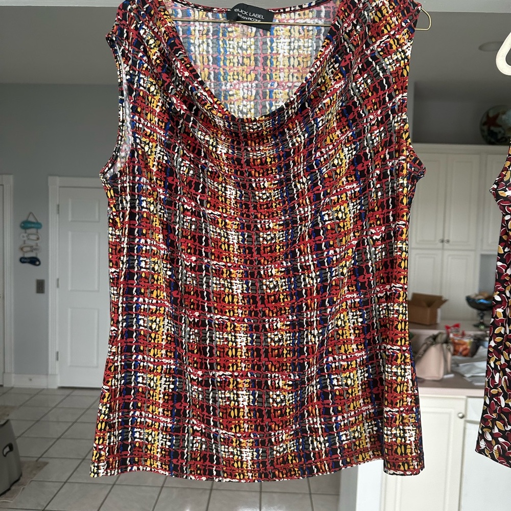 Blazer with 2 coordinating sleeveless shirts - Picture 3 of 8